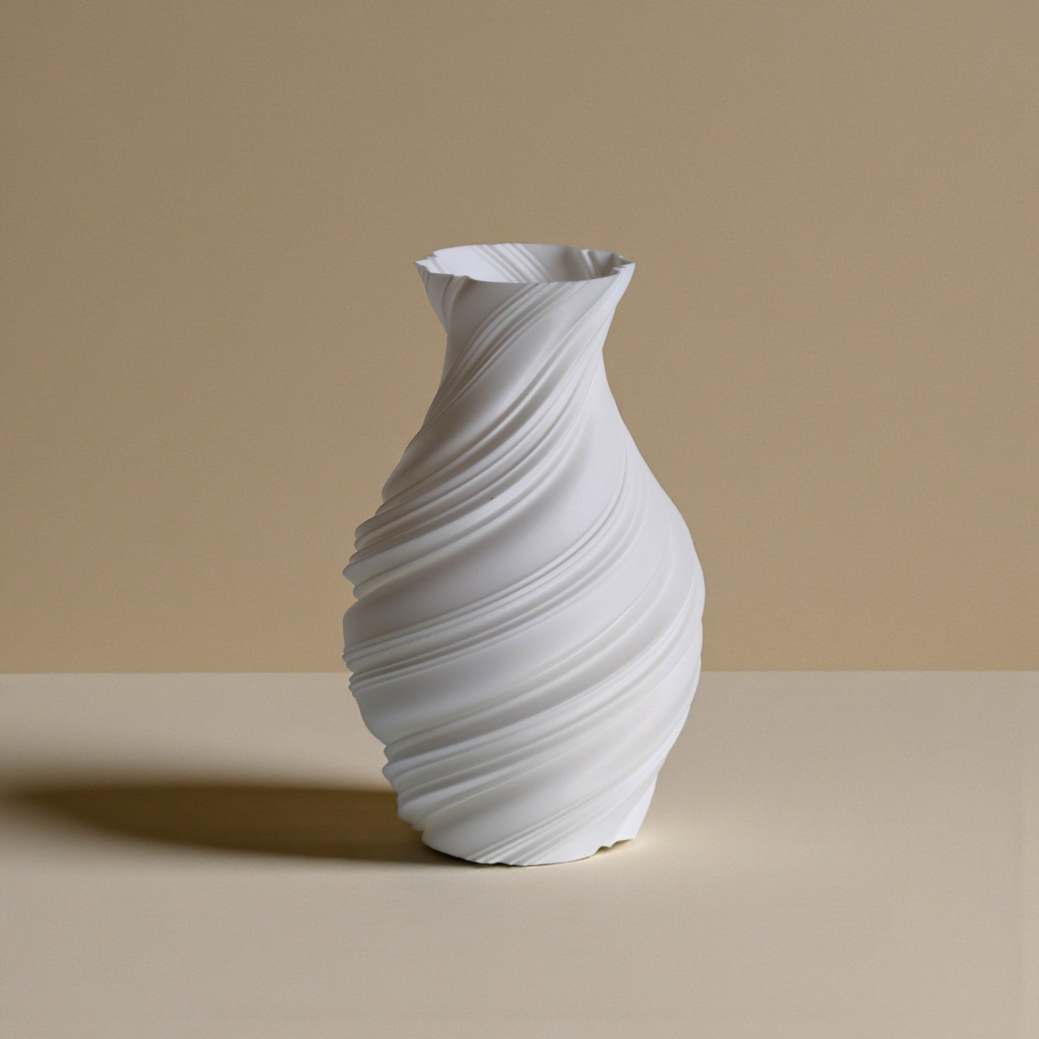 Twist Form Vase – Minimal Decorative Vase