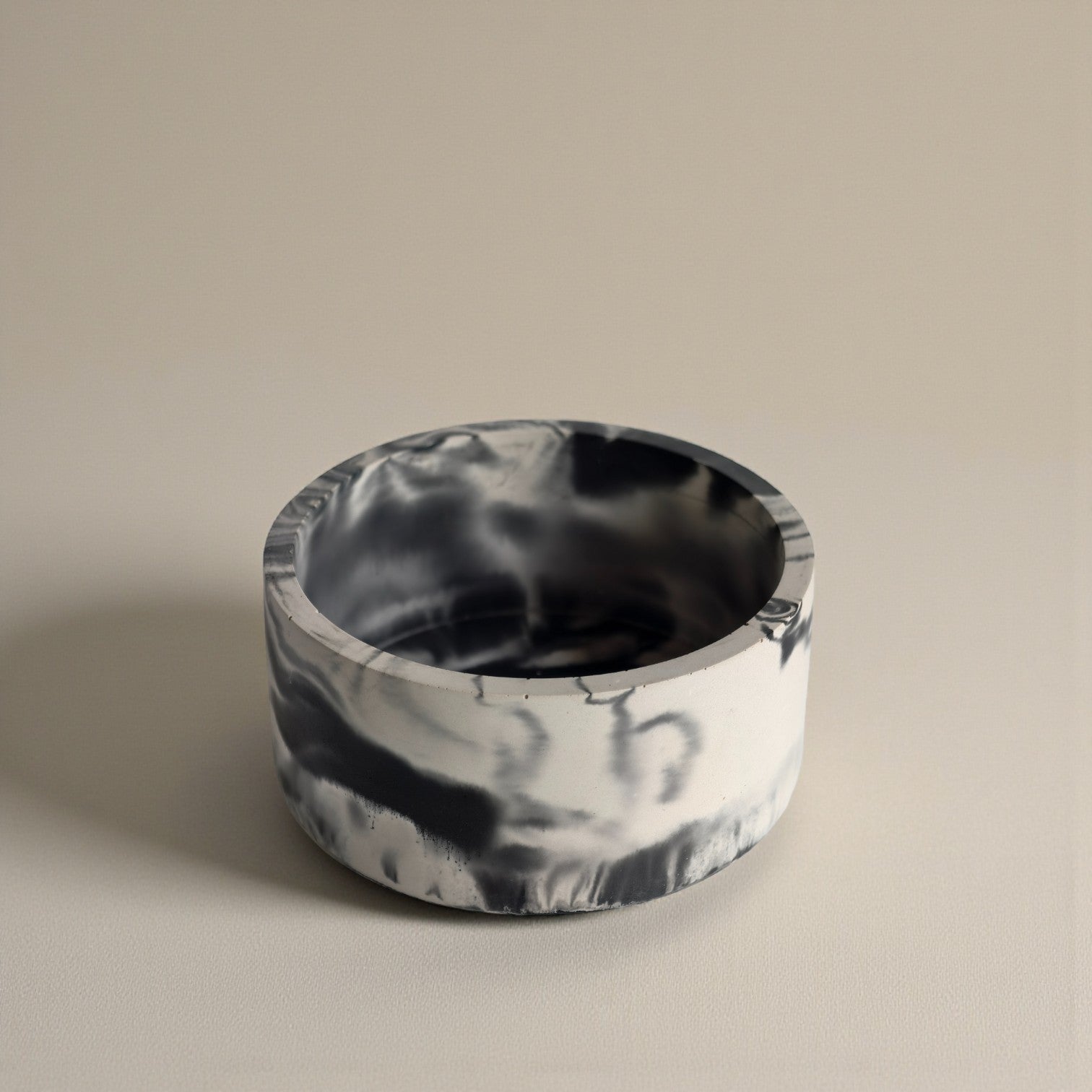 Marble Round Planter – Handcrafted Concrete Succulent Pot