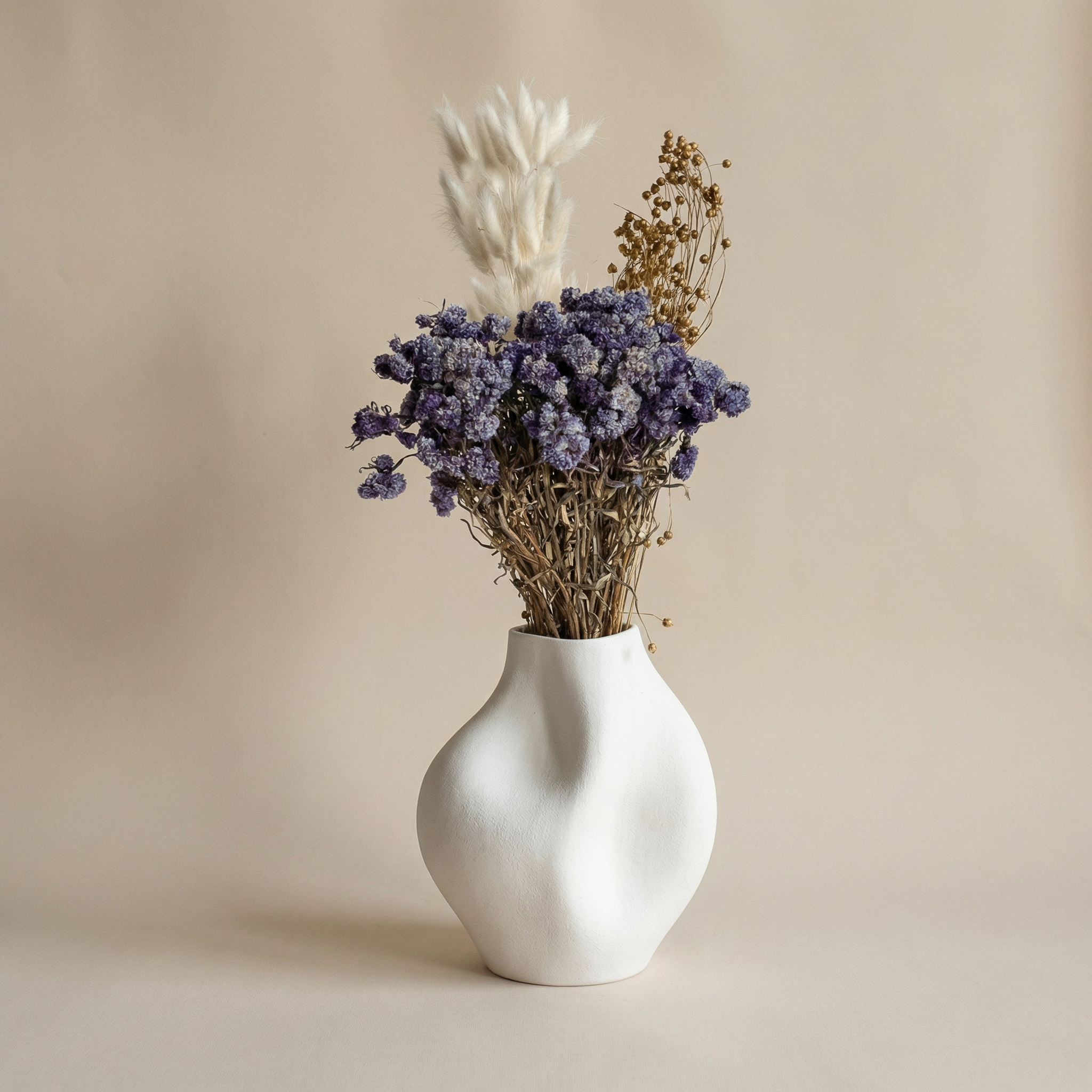 Premium Dry Flower Arrangement – Lavender Daisy, Bunny Tail & Golden Buds | Timeless Botanica Decor